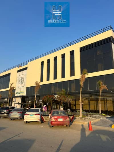 تحت ادارة مجموعة الصفا الطبيه عياده استلام فوري للبيع في هايد بارك التجمع الخامس دايركت علي التسعين الجنوبي