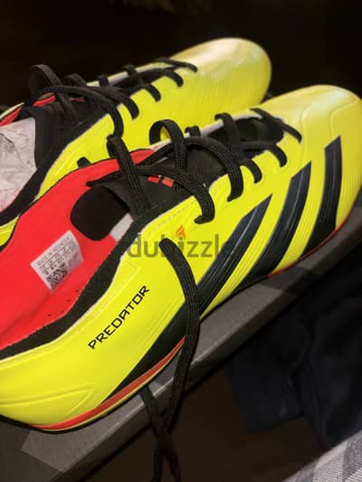 Adidas predator football shoes