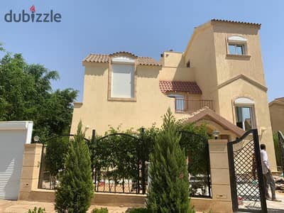فيلا للبيع في مدينتي – نموذج W بإطلالة مباشرة على الجولف