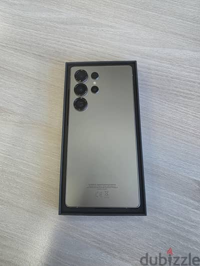 Samsung S25 Ultra 256gb بدون ضريبه بكامل مشتملاته
