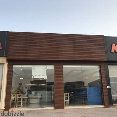فرصه رائعه للاستثمار العقاري وللبراندات العالميه وكبري التوكيلات والمعارض التجاريه محل للبيع في مصر الجديدة شارع الحجاز الرئيسي مساحه 180م مسجل شهر عقاري وله حصه بالارض