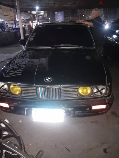 بي ام دبليو 320i 1988