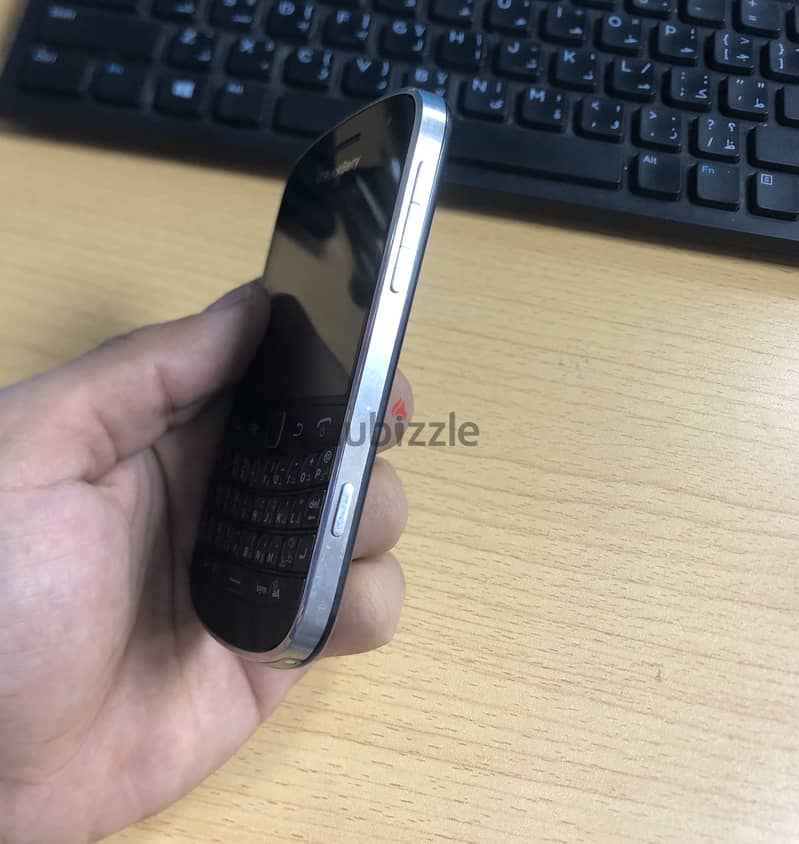 Black berry bold excellent condition 2