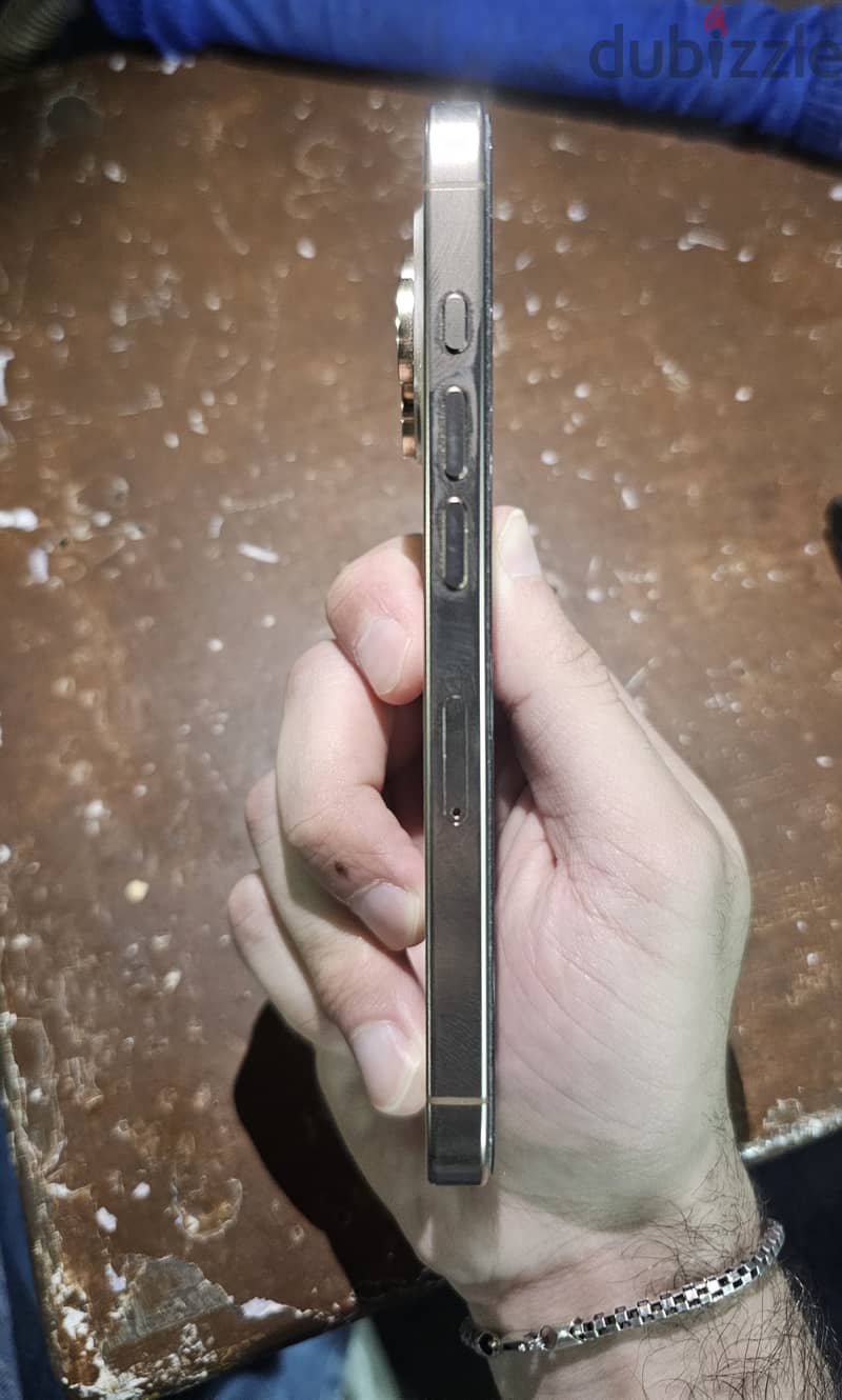 Apple - iPhone 16 Pro 2