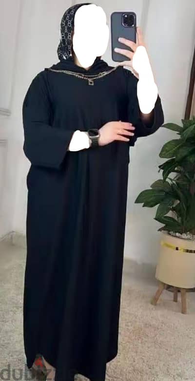 دريس اسود سادة بسلسلة وكم واسع