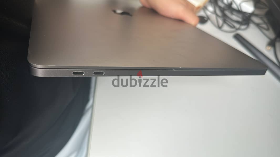 MacBook Pro 16-inch (2019) 4