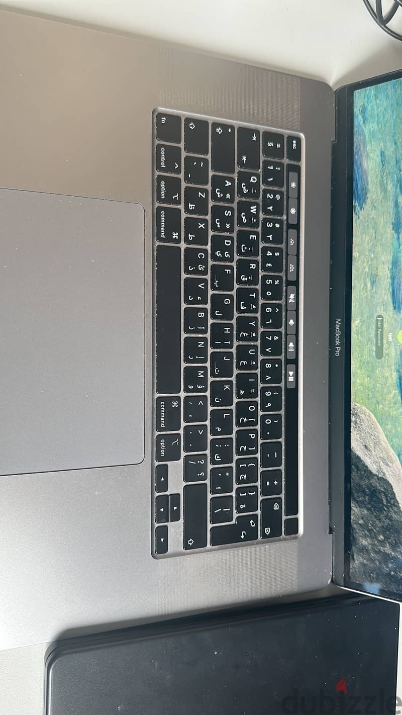 MacBook Pro 16-inch (2019) 8