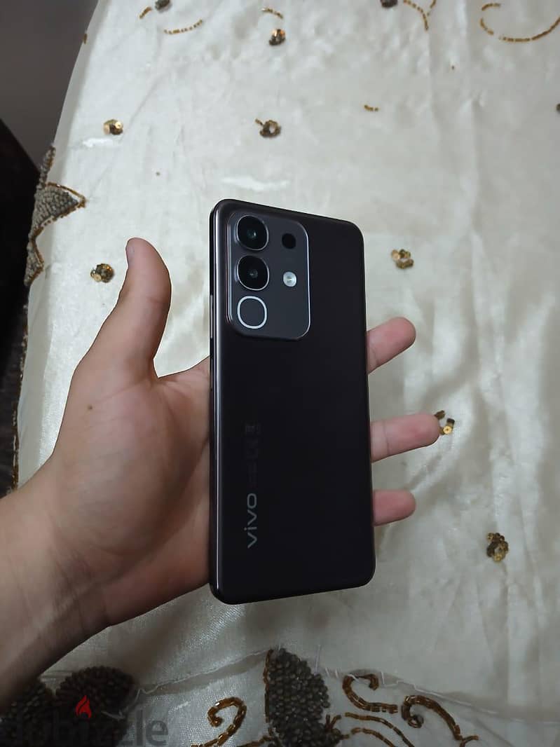 Vivo Y29 1