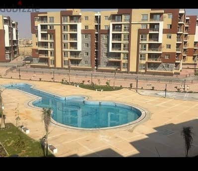 شقة ٣ غرف و ٢ حمام دور ارضي في كمبوند جنة مصر الشروق جاهزة للمعاينه