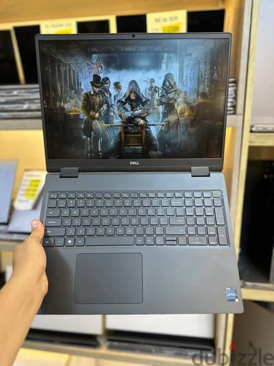 Dell precision 7670  كور i7 جيل 12 فئة HX بكارت RTX A3000 فعلي 12 جيجا