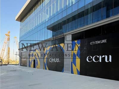 مكتب 212م بالتقسيط وبجراج تحت الأرض للبيع في ريدكون جولدن جيت القاهرة الجديدة Redcon Golden gate New Cairo