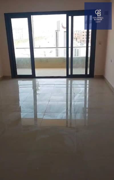 شقة للبيع في أدريس إيست | فيو مفتوح | موقع مميز بالقرب من شارع التسعين والجامعة الأمريكيه