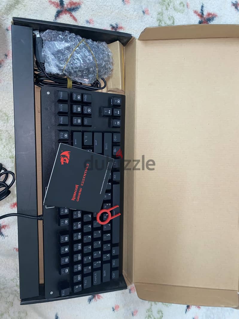 Red dragon and headphon 6