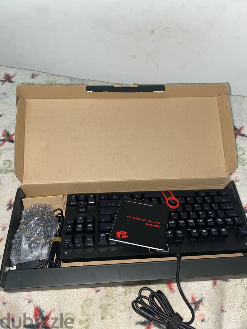 Red dragon and headphon 7