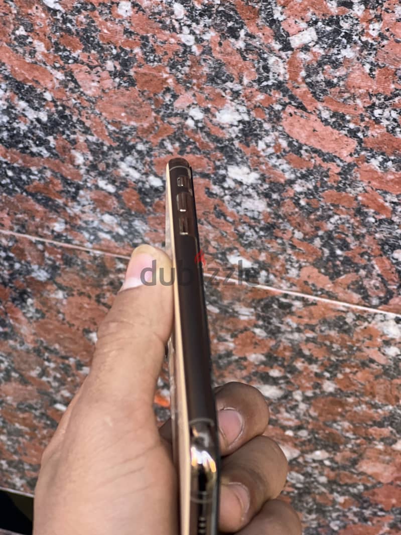 Apple - iPhone 11 Pro Max 3