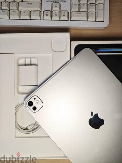 Ipad pro 11inch 2025 m5   256gb  زيرو M5.256G. زيرز