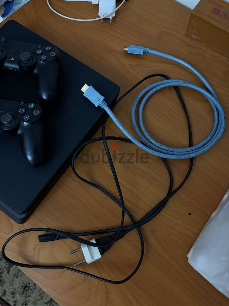 Ps4 slim 876GB 3