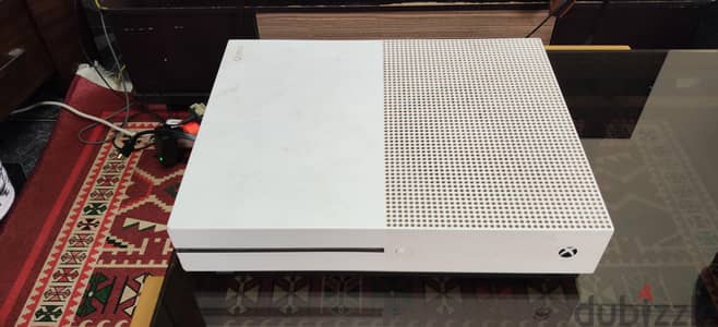 جهاز XBOX one حالة ممتازة مع دراعين اصلين