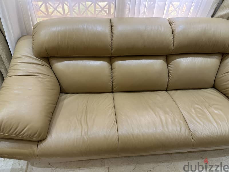 2 sofas in good condition/china 3