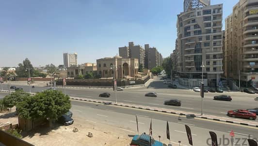 شقة للبيع من المالك عمارة جديدة ش لثورة الرئيسي امام سفارة الإمارات