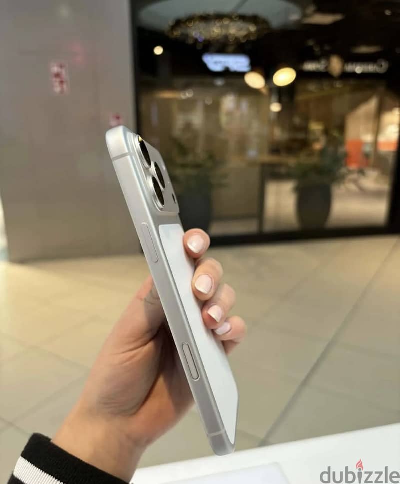 Apple - iPhone 17 Pro Max 2