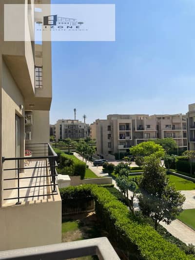 شقة للإيجار موقع مميز في Al Marasem Fifth Square القاهرة الجديدة 205م 3 غرف نوم 3 حمامات إطلالة على الحديقة