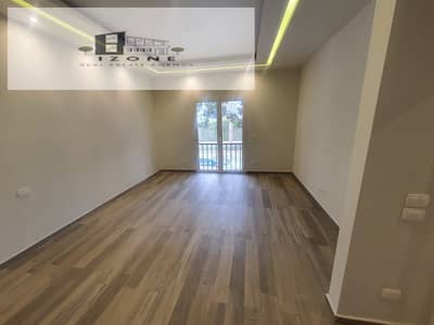 للإيجار شقة 152م متشطبة | Hyde Park - Center Ville