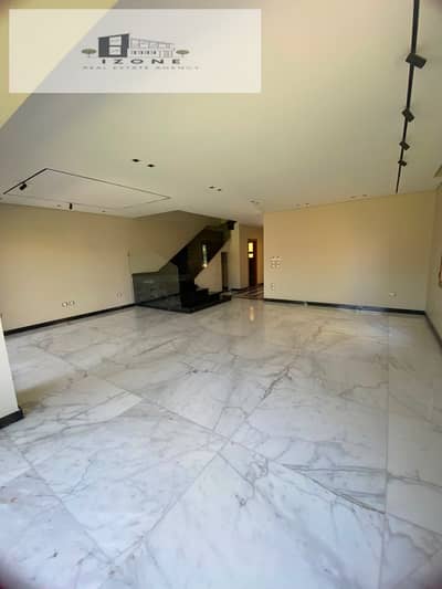 توين هاوس للإيجار في Mivida Parcel 14 القاهرة الجديدة 320م 3 غرف نوم و3 حمام وغرفة ناني وريسبشن ومطبخ وتكييفات موقع مميز جاهز للسكن