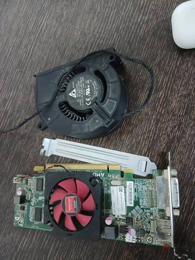 كارت شاشه amd 1310 و مروحه و استاند ب 400 جنيه بس