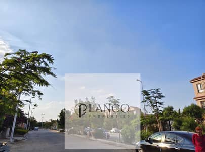 Apartment for sale in the heart of Sheikh Zayed, District 9, the area of palaces and villas.