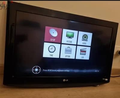 شاشه 32 بوصه lg