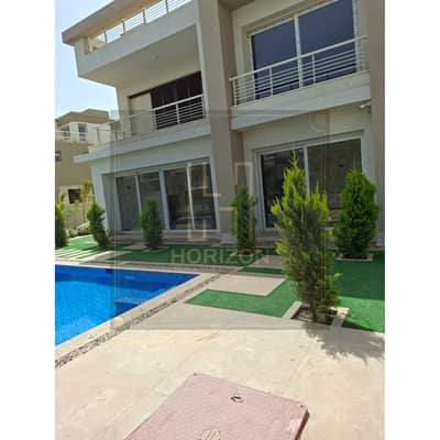 Semi furnished villa with appliances 6rooms rent Cairo Festival City CFC New Cairo