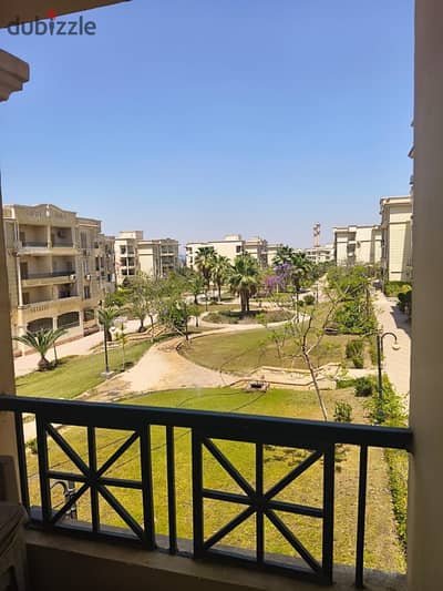 Sale of a 205m² apartment directly from the owner in Al Khamael Compound. It has a very prime location within the compound and is fully finished
