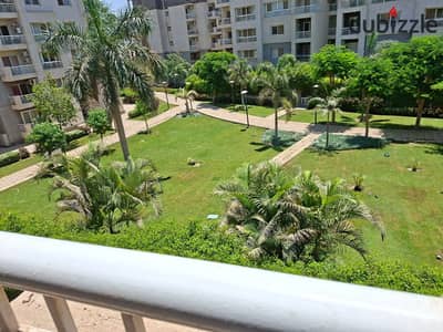 للايجار فى مدينتى شقه 165متر بالb10 دابل فيس دور تانى فيو وايد جاردن