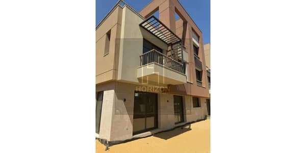 تاون ميدل 3 نوم + ناني  للبيع في كمبوند ديستركت 5 مراكز التجمع القاهرة الجديدة Townhouse sale District 5 Marakez