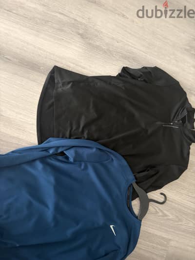 Nike 2 pullovers