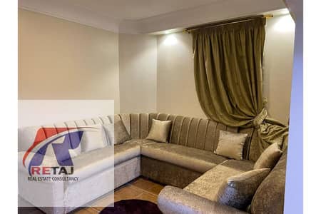 Furnished apartment for rent, 250 square meters, 3 bedrooms, living room, and 2 bathrooms, on Zakir Hussein Street, Nasr City.