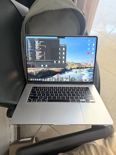 MacBook Air M2 15 inch