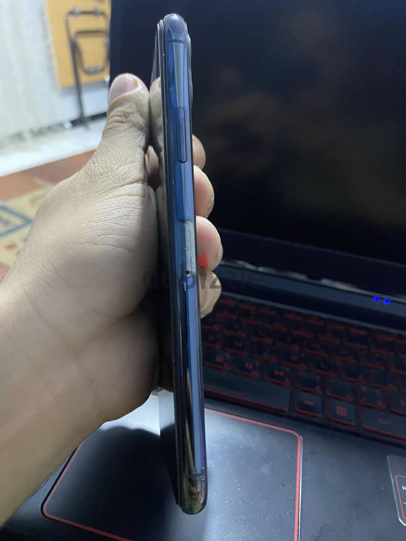 Apple - iPhone 11 Pro Max 2