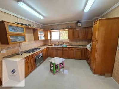 شقة للبيع في مدينتي Garden View بمساحة 265 متر 3 غرف نوم منها غرفة ماستر بحمام خاص وغرفة Living و3 حمامات وتراسين بإطلالة مميزة وتشطيب خاص للمطبخ