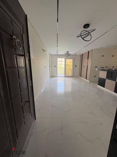 For sale super luxe apartment in b7 near the services and South Park