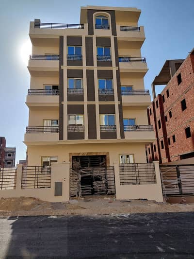 Enjoy the luxury of the ground with a garden in one of the best locations