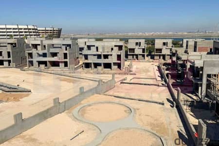 فيلا Twin House للبيع (الأرض 270م + مباني 284م + جاردن 165م) كومباوند Alex west