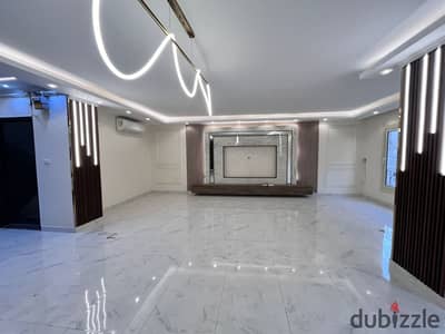 للبيع عماره بنادي الصيد بالرئيسي ارضي و 11 دور 6600 متر