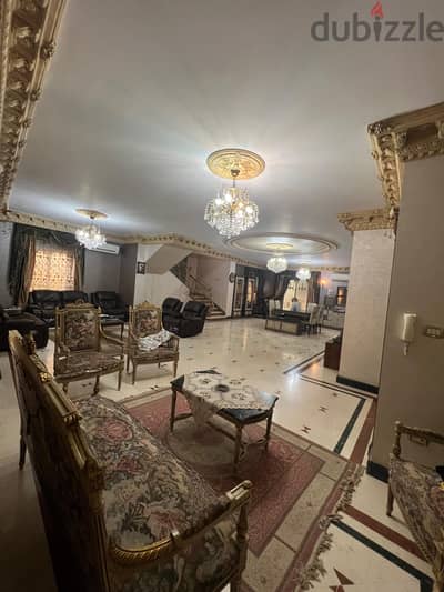 عمارة متشطبة للبيع في الحي الثامن العبور علي شارع الشعراوي الرئيسي