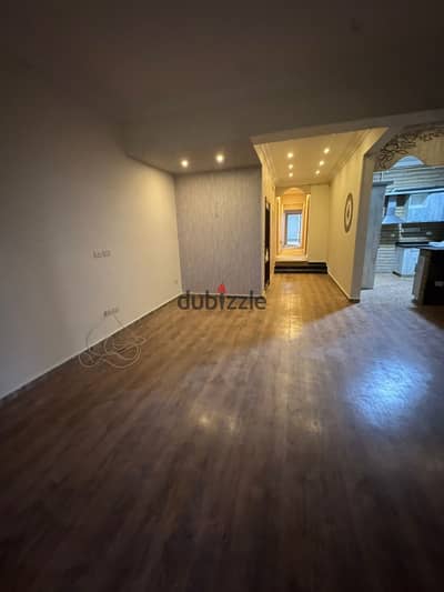 Roof 220m, 4 rooms, large terrace, super lux finishing for rent in the Diplomatic Compound New Cairo ready for habitation