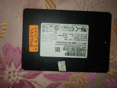 هارد SSD Samsung PM871 256GB بحالة ممتازة وصحة 95%