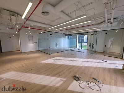A distinctive office location of 135m, air-conditioned, ultra-modern finishing for rent in the center of the largest companies in Hyde Park, Fifth Settlement