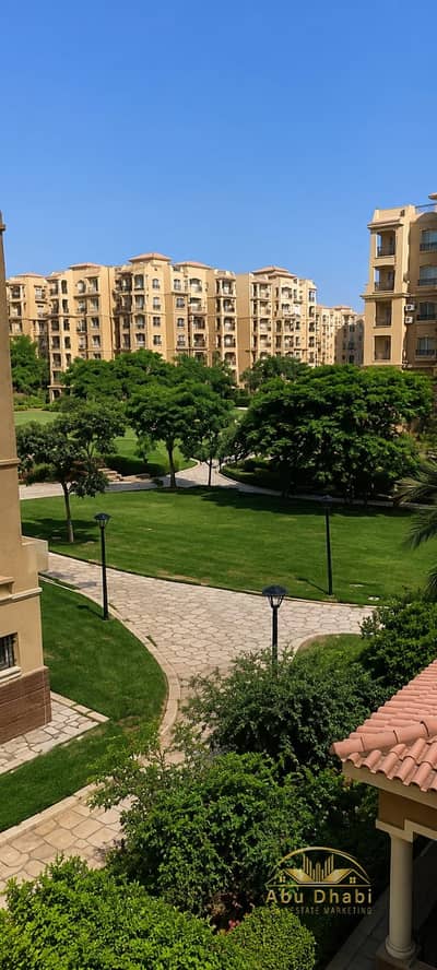 Apartment for sale in Madinaty B1, 135 sq m, steps away from services, Metro Market, and the medical center. Minutes from the banking complex, Madinat