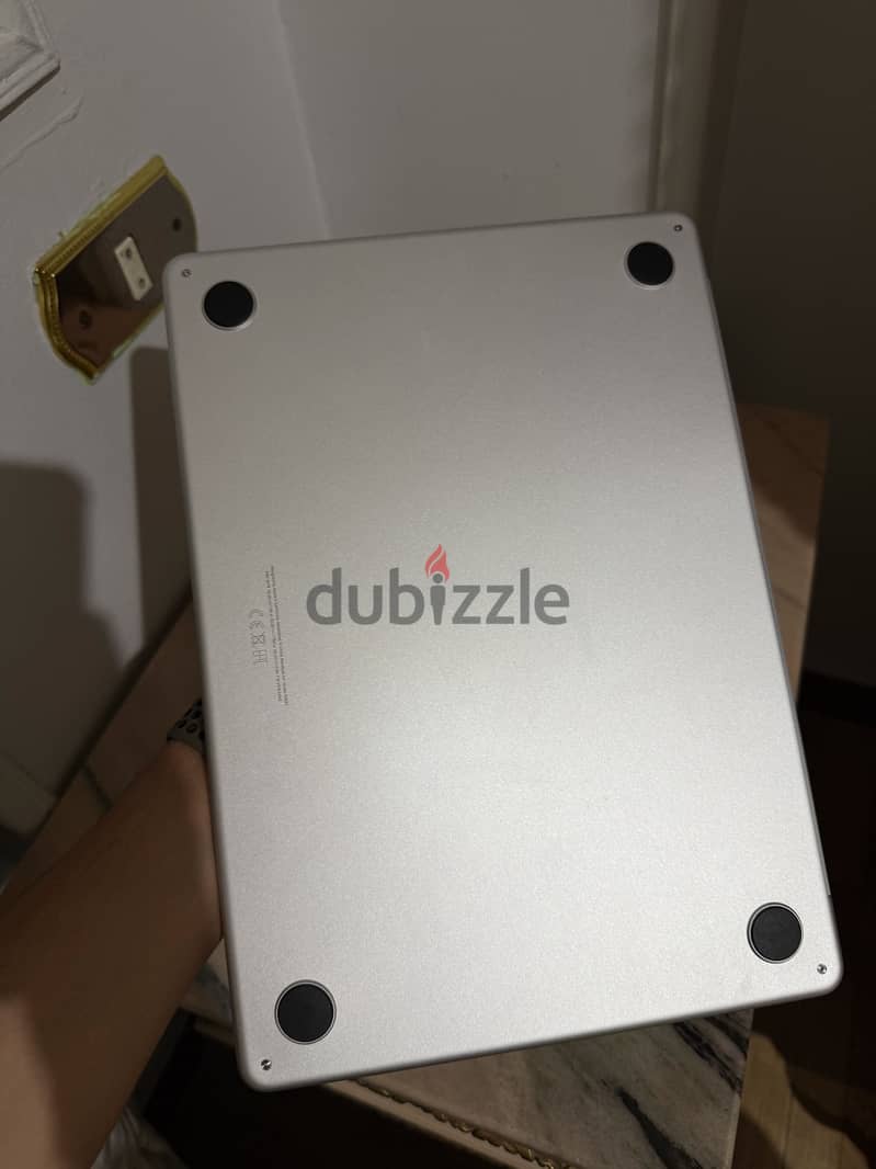 MacBook air M2 4